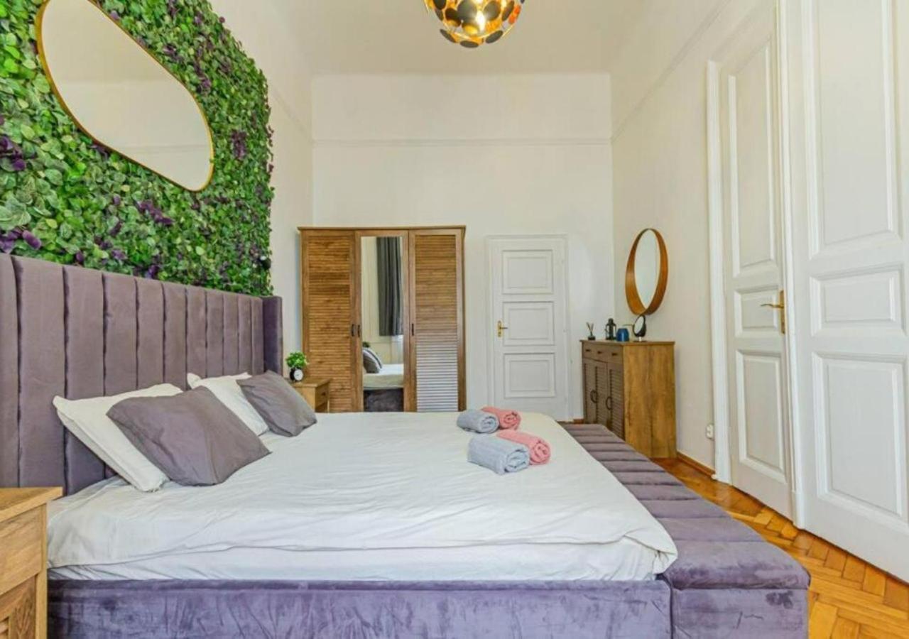 Luxury Apartment By The Famous Vaci Street Budapeste Exterior foto