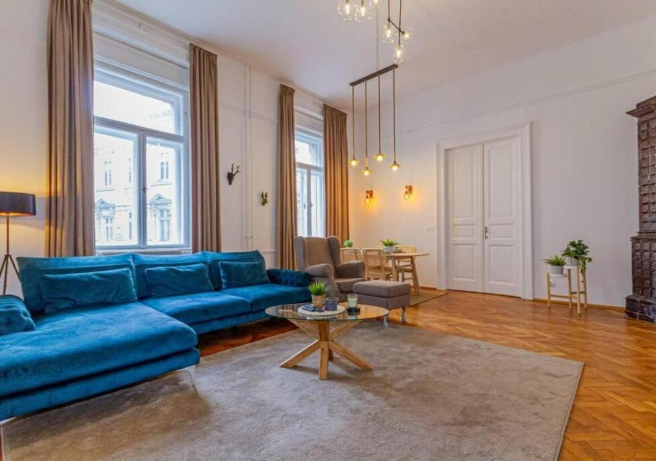 Luxury Apartment By The Famous Vaci Street Budapeste Exterior foto