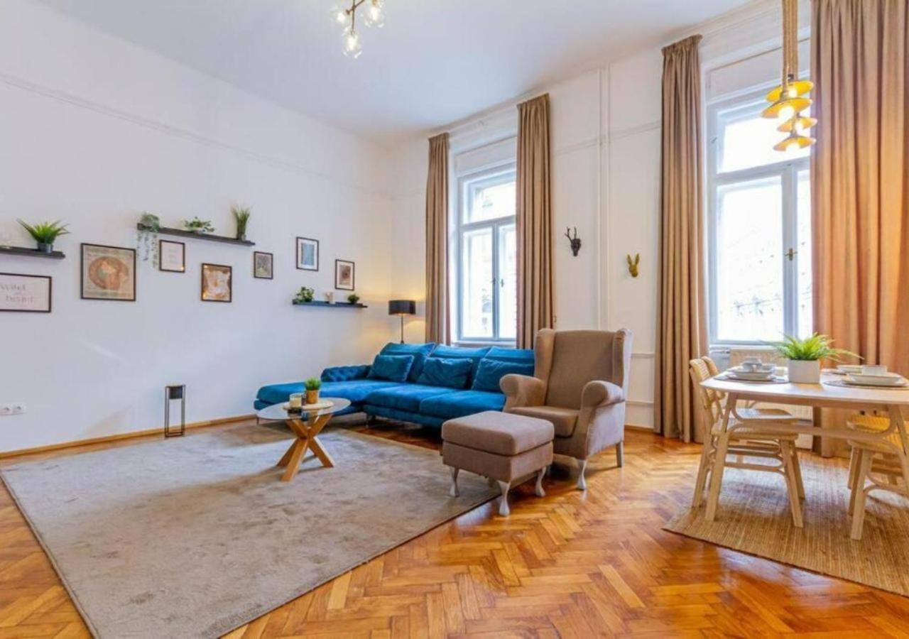 Luxury Apartment By The Famous Vaci Street Budapeste Exterior foto