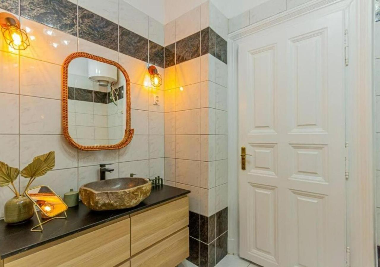 Luxury Apartment By The Famous Vaci Street Budapeste Exterior foto